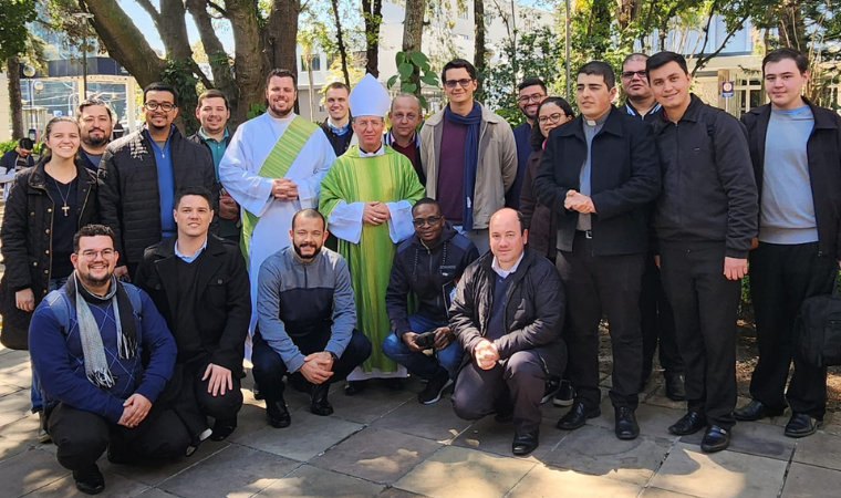 Acadêmicos de Teologia participam do Congresso Internacional Teológico-Litúrgico