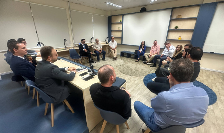 Reunião pedagógica do curso de Direito reforça planejamento acadêmico na FAPAS