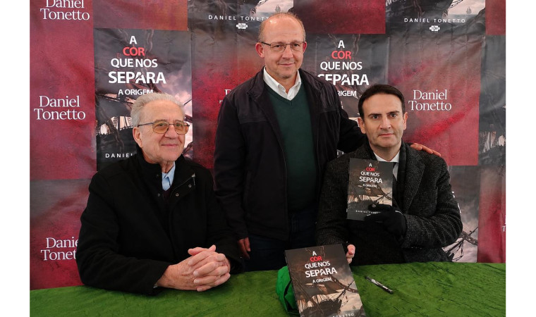 Professor da FAPAS e patrono da 53ª Feira do Livro de Santa Maria, Daniel Tonetto lança nova obra